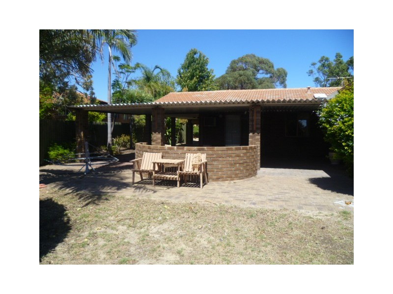 28 Towerhill Rd, Alexander Heights WA 6064