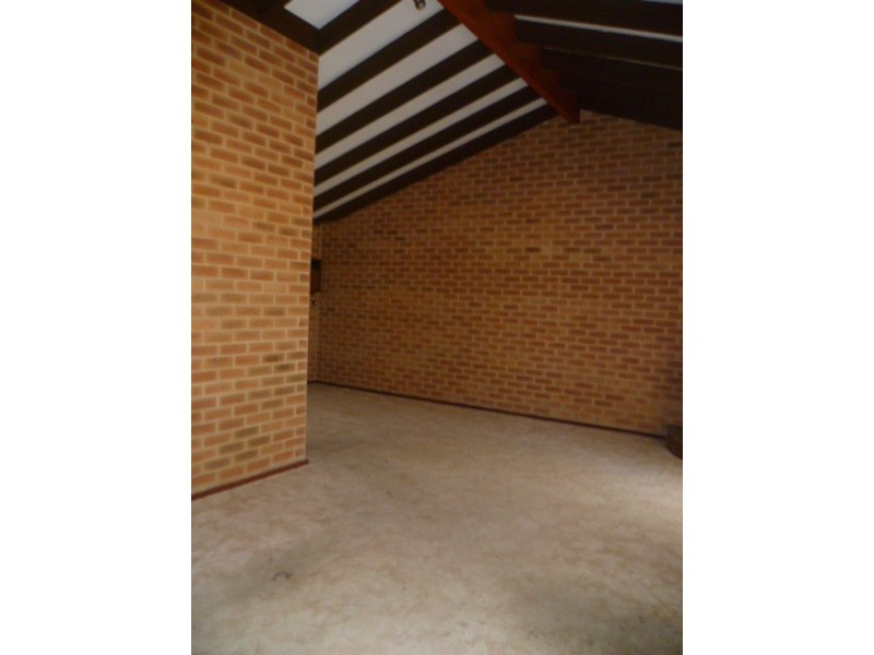 28 Towerhill Rd, Alexander Heights WA 6064