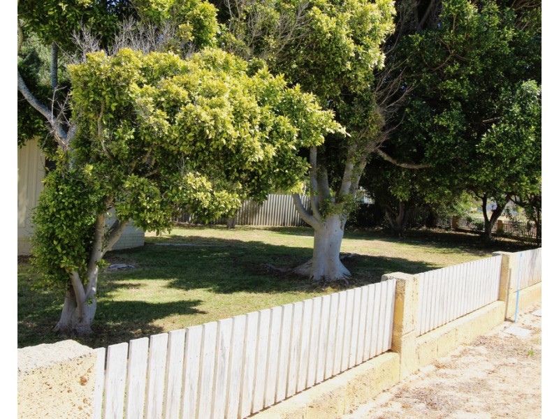 2 Osprey Close, Jurien Bay WA 6516