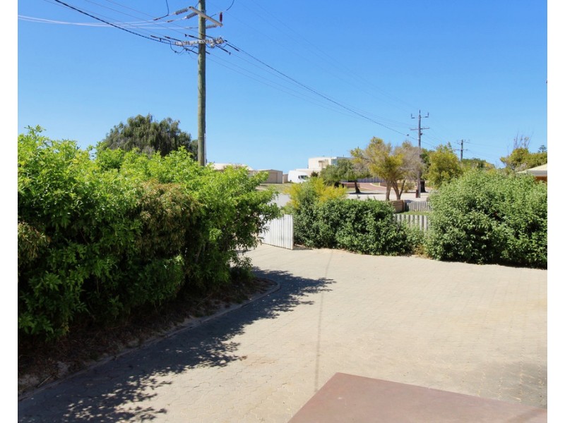 2 Osprey Close, Jurien Bay WA 6516