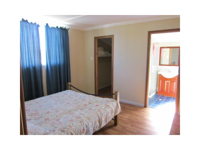 8 Heales Way, Green Head WA 6514