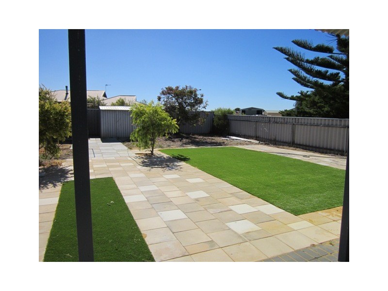 8 Heales Way, Green Head WA 6514