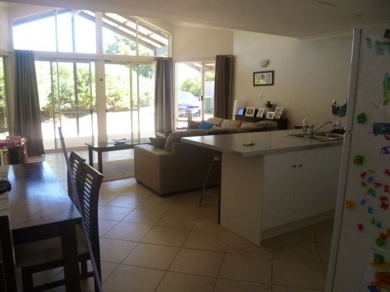 16 Elizabeth Way, Jurien Bay WA 6516