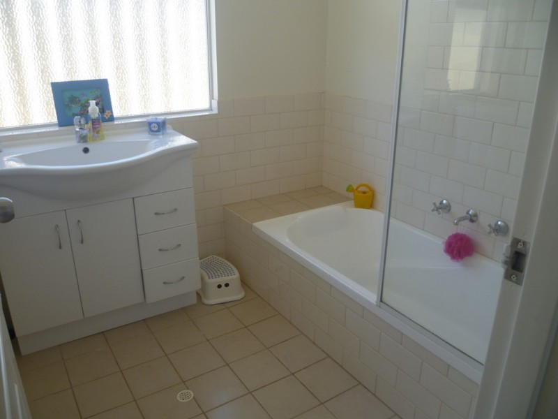 16 Elizabeth Way, Jurien Bay WA 6516