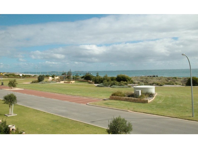 11 (LOT 32) HEATON STREET, Jurien Bay WA 6516