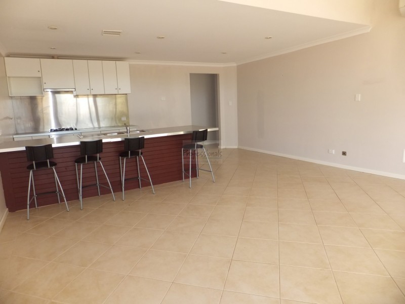 16 ELIZABETH WAY, Jurien Bay WA 6516