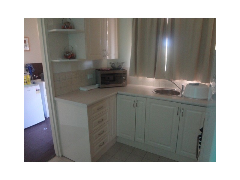 1b Hastings St, Jurien Bay WA 6516