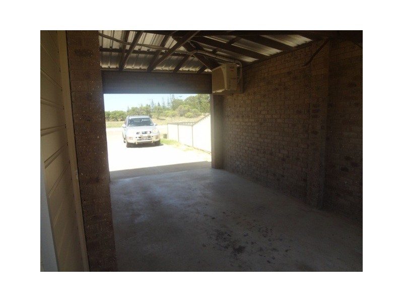 1b Hastings St, Jurien Bay WA 6516