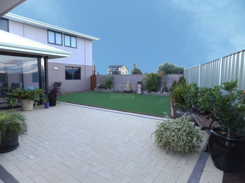 16 (LOT 354) PINETREE CIRCUIT, Jurien Bay WA 6516