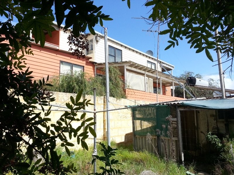 98 THOMAS STREET, Leeman WA 6514