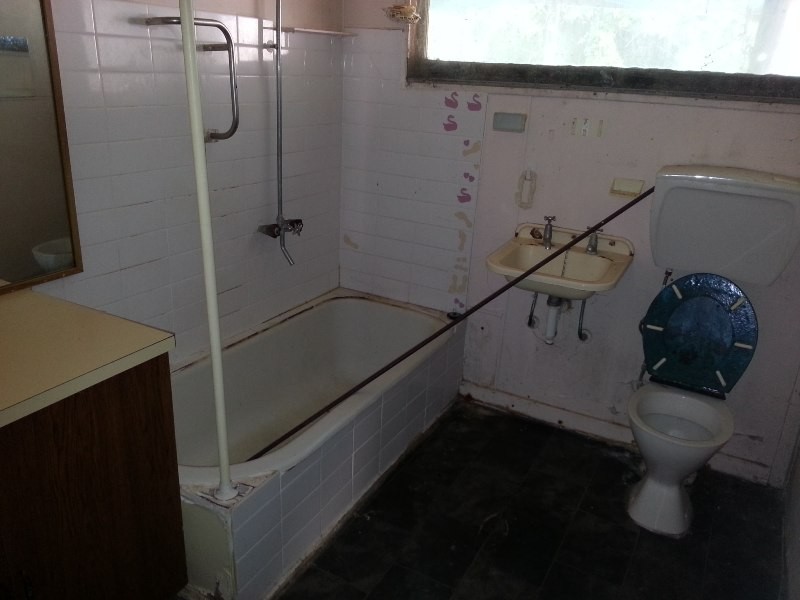 98 THOMAS STREET, Leeman WA 6514