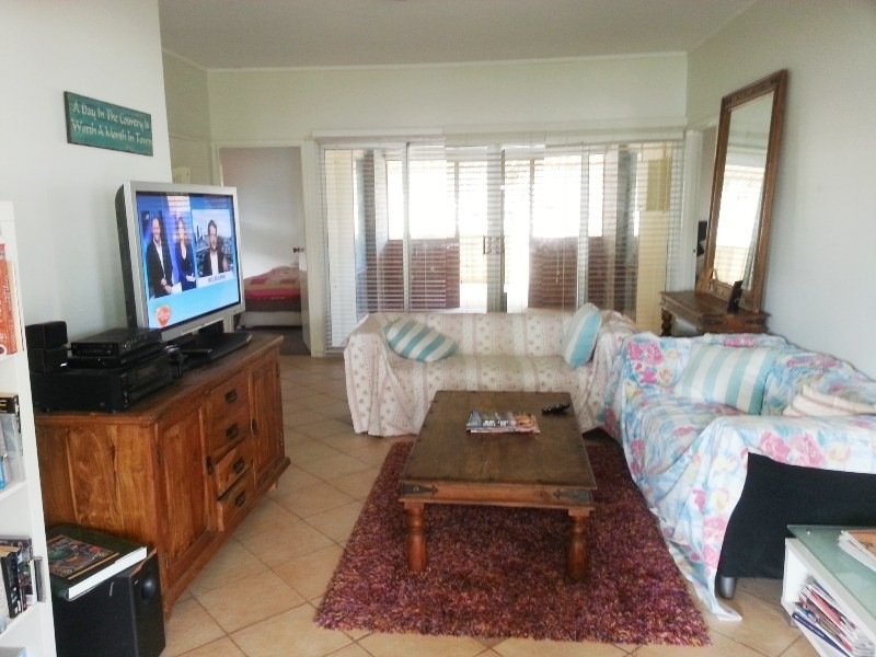 32 THOMAS STREET, Leeman WA 6514