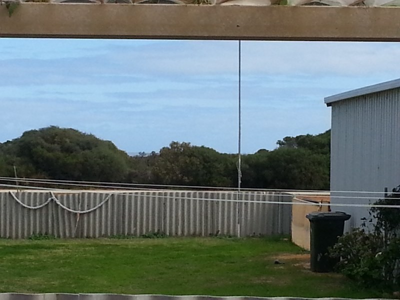 32 THOMAS STREET, Leeman WA 6514