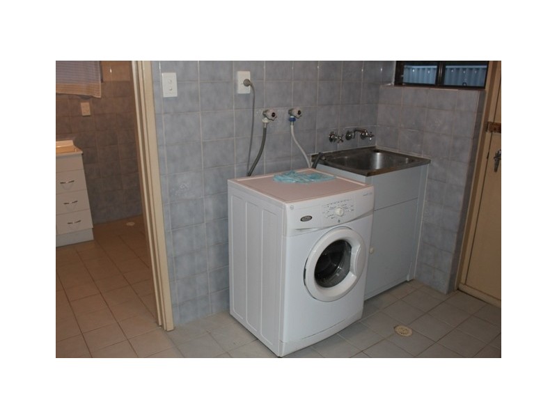 9 Segovia, Cervantes WA 6511