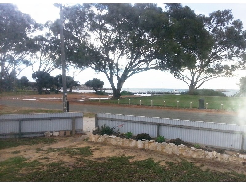 90 THOMAS STREET, Leeman WA 6514