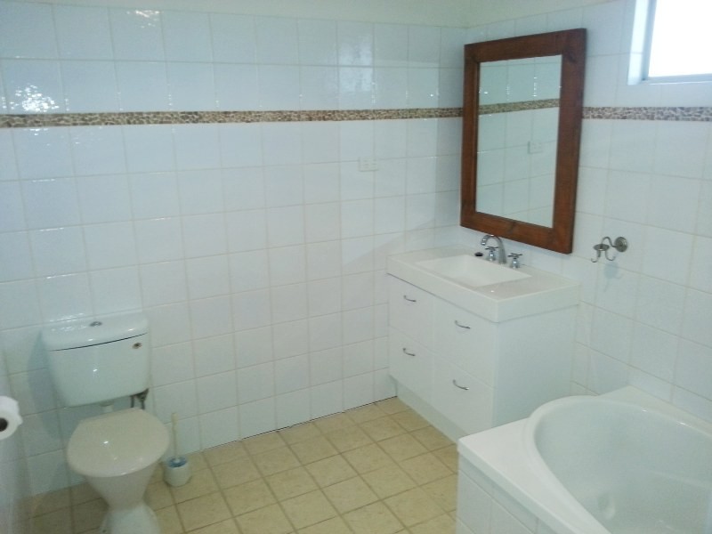 90 THOMAS STREET, Leeman WA 6514