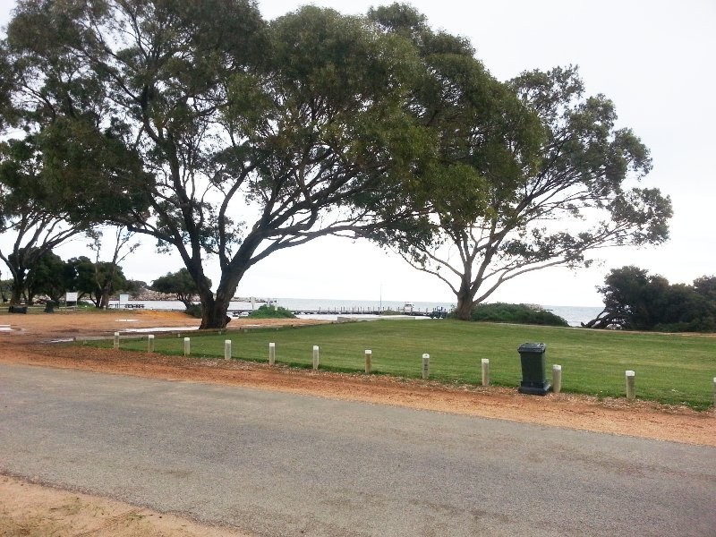 90 THOMAS STREET, Leeman WA 6514