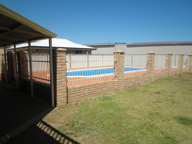 12 Agonis Street, Leeman WA 6514