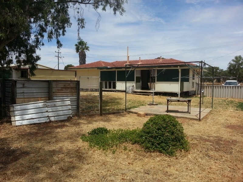 9 BOWMAN STREET, Carnamah WA 6517