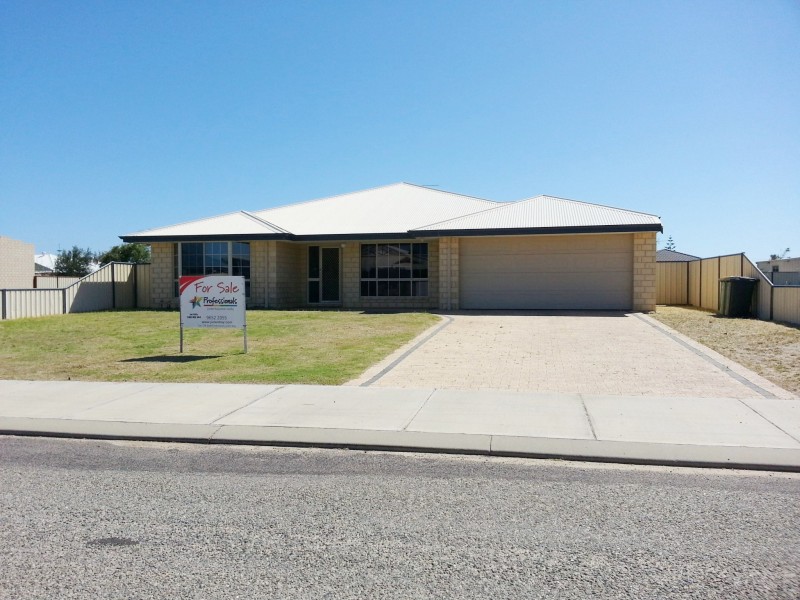 64 LESUEUR DRIVE, Jurien Bay WA 6516