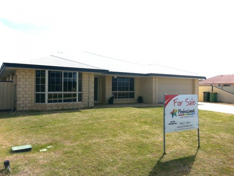 64 LESUEUR DRIVE, Jurien Bay WA 6516