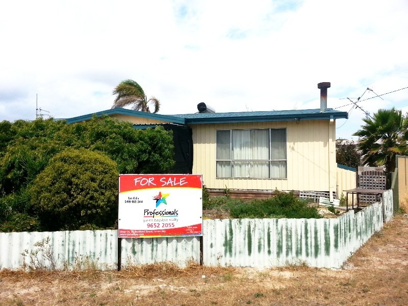 8 BONHAM STREET, Leeman WA 6514