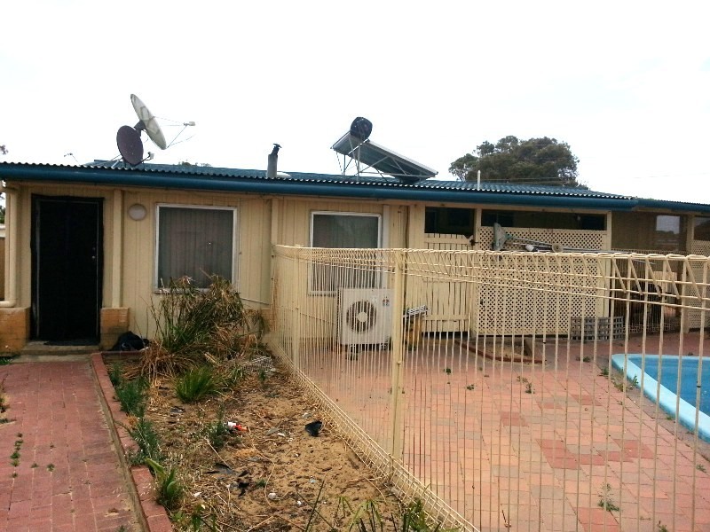 8 BONHAM STREET, Leeman WA 6514