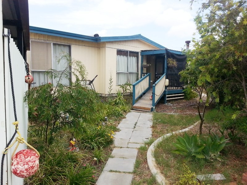 8 BONHAM STREET, Leeman WA 6514