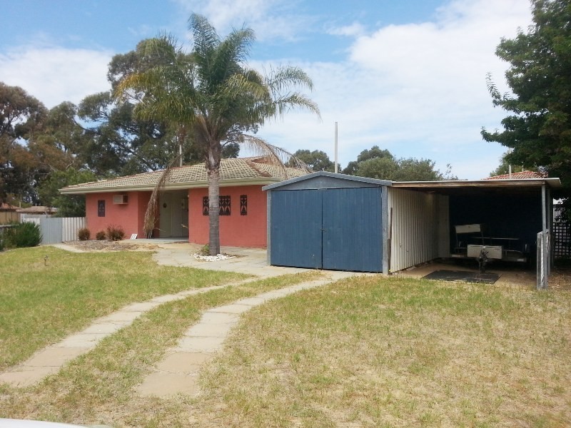 8 BELL COURT, Leeman WA 6514