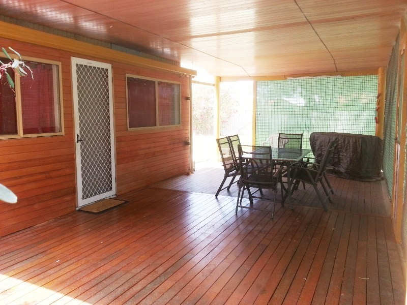 8 BELL COURT, Leeman WA 6514