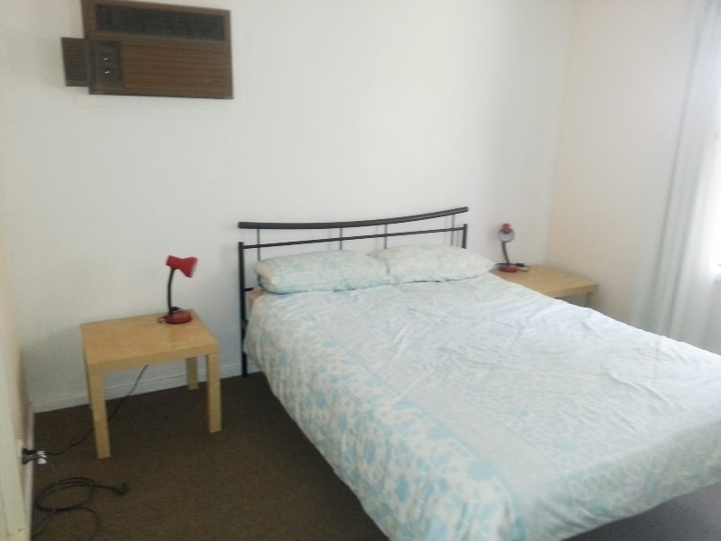 8 BELL COURT, Leeman WA 6514