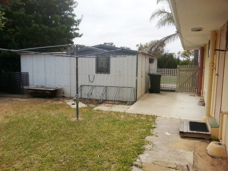 8 BELL COURT, Leeman WA 6514