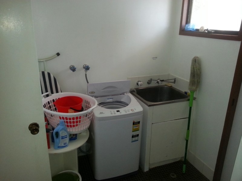 8 BELL COURT, Leeman WA 6514