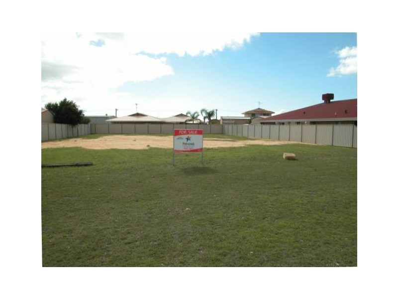 87 (LOT 572) NAIRN STREET, Leeman WA 6514