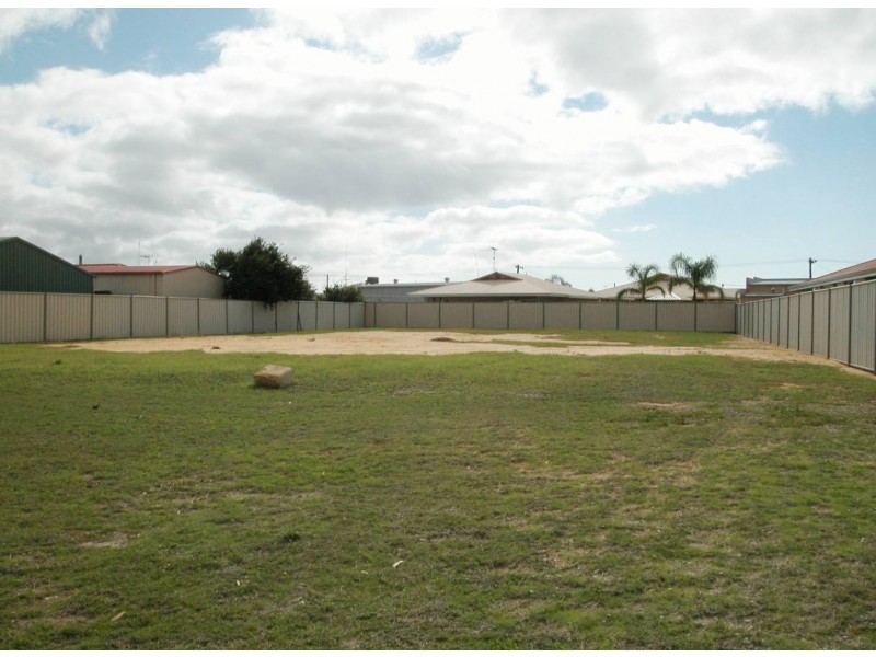 87 (LOT 572) NAIRN STREET, Leeman WA 6514