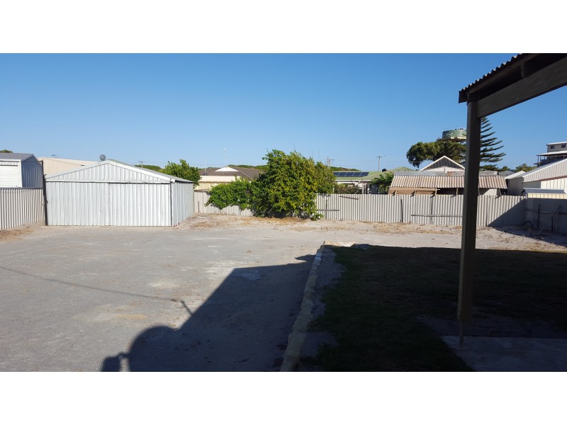 26 McGilp St, Green Head WA 6514