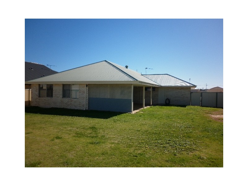 33 Dryandra Boulevard, Jurien Bay WA 6516