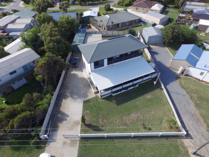 4 Bierman St, Green Head WA 6514