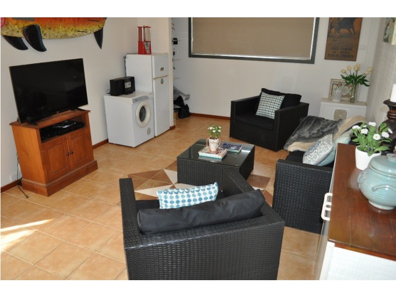 4 Bierman St, Green Head WA 6514