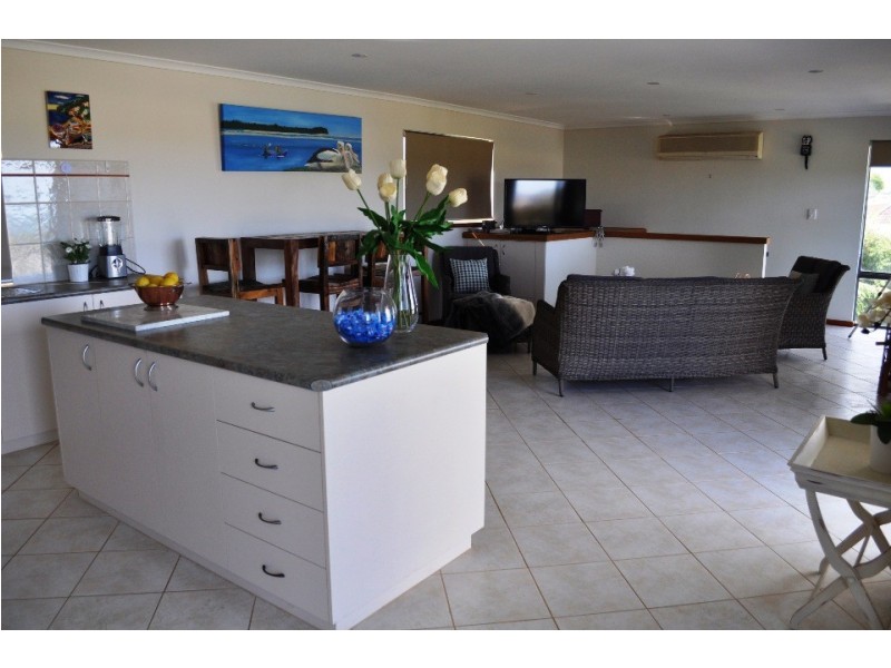 4 Bierman St, Green Head WA 6514