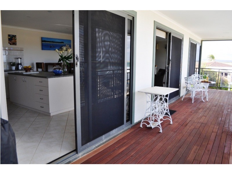 4 Bierman St, Green Head WA 6514