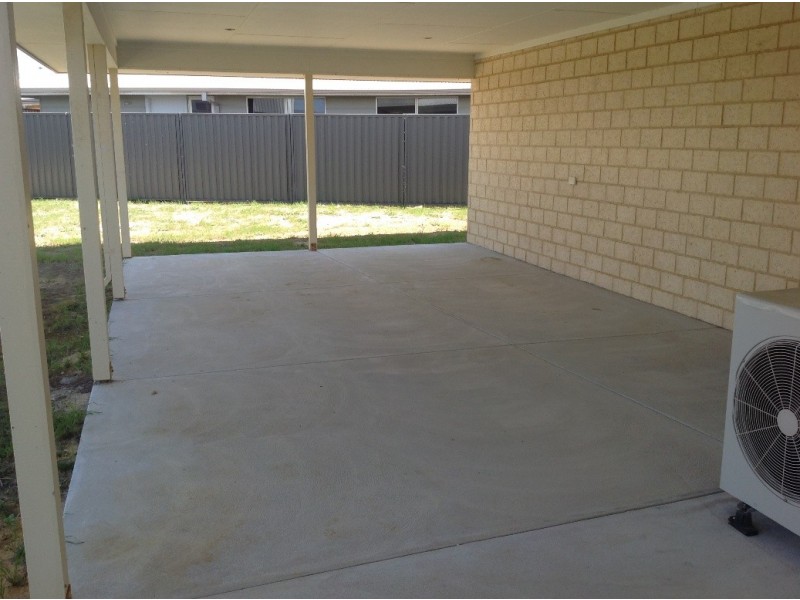 5 Pethick Loop, Green Head WA 6514