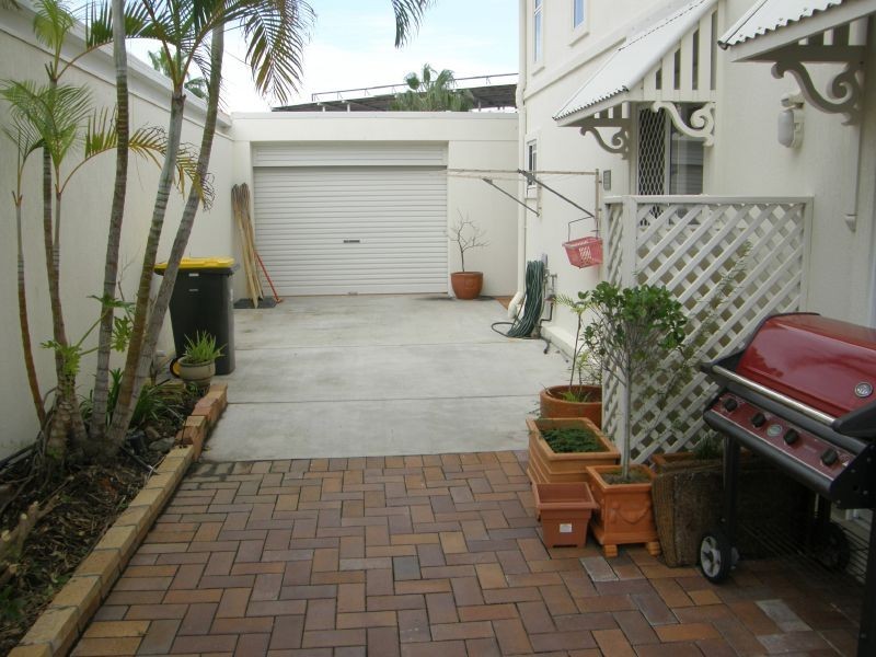 Sandstone Point QLD 4511