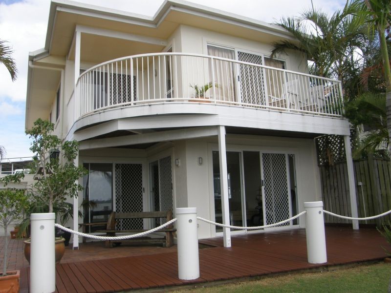 Sandstone Point QLD 4511