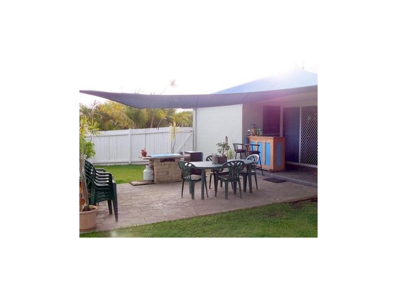 1 Bow Court, Banksia Beach QLD 4507