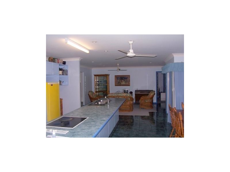 1 Bow Court, Banksia Beach QLD 4507