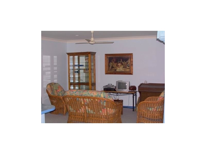 1 Bow Court, Banksia Beach QLD 4507