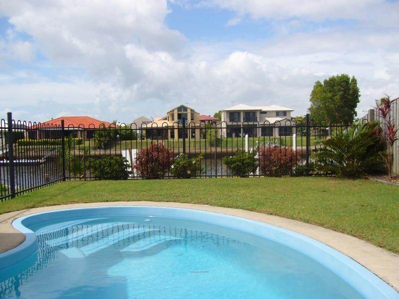 35 Bowsprit Crescent, Banksia Beach QLD 4507