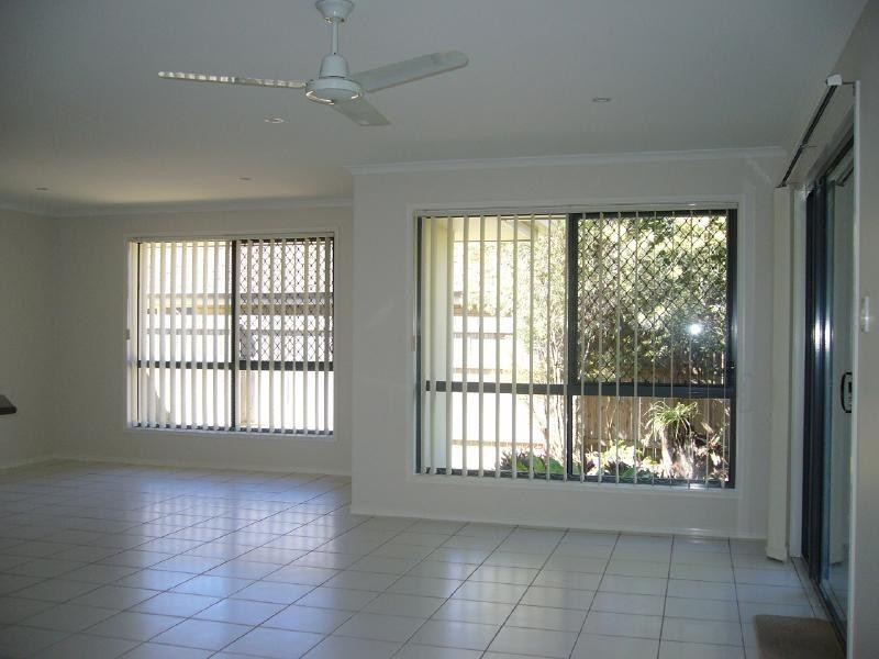 Sandstone Point QLD 4511