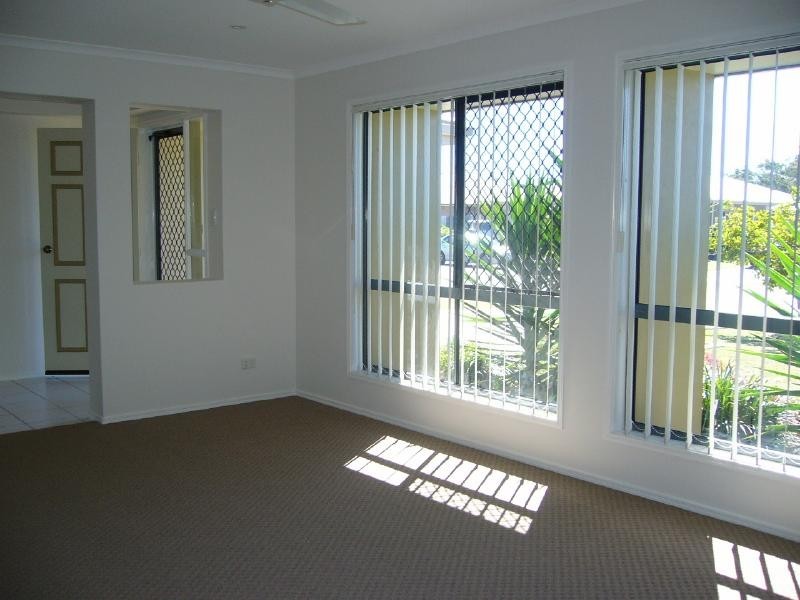 Sandstone Point QLD 4511